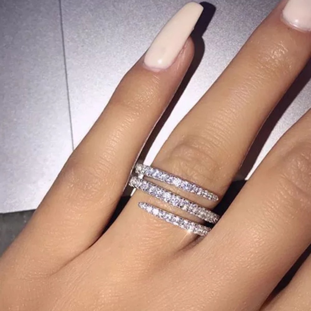 ¥ 925 STERLING SILVER DIAMOND THREE CIRCLE RING